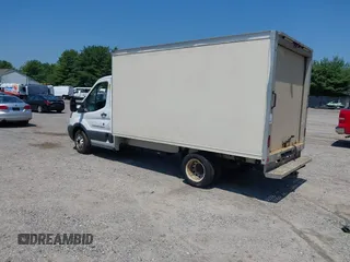 2018 Ford Transit z VIN 1FDBF8ZM8JKA99681, wystawiony jako IAAI lot #42656275 z przebiegiem 65 897 mil mil oraz . Historia ofert i sprzedaży dostępna na DreamBid. Obrazek 3.