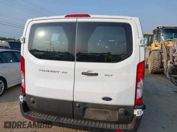 2024 Ford Transit Passenger XL z VIN 1FBAX2Y82RKA83426, wystawiony jako IAAI lot #42022011 z przebiegiem 36 531 mil mil oraz . Historia ofert i sprzedaży dostępna na DreamBid. Obrazek 16.