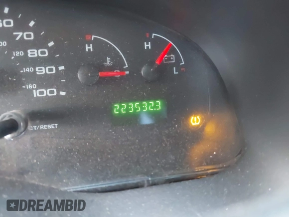 2008 Ford Econoline Cargo Commercial with VIN 1FTNS24L18DA11772, listed as a IAAI auction lot 41025371 with 223,532 mi miles and . Bid and sale history available at DreamBid. Image 15.