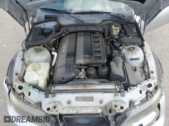 2000 BMW Z3 2.5 with VIN 4USCH9340YLF85274, listed as a Copart auction lot 56897255 with 137,807 mi miles and Salvage title. Bid and sale history available at DreamBid. Image 11.