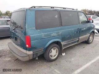 2001 Chevrolet Astro Passenger with VIN 1GNDM19W31B124117, listed as a IAAI auction lot 42028173 with 1 mi miles. Bid and sale history available at carsss.com. Image 4.