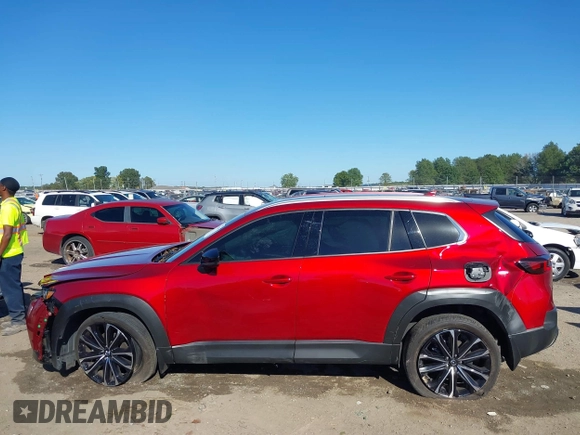 2024 Mazda CX-50 S Premium Plus z VIN 7MMVABEM0RN171504, wystawiony jako IAAI lot #40501944 z przebiegiem 6 671 mil mil oraz . Historia ofert i sprzedaży dostępna na DreamBid. Obrazek 14.