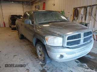 2007 Dodge 1500 SLT with VIN 1D7HU18P87S241730, listed as a IAAI auction lot 41418646 with 235,601 mi miles. Bid and sale history available at carsss.com. Image 1.