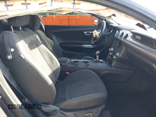 2015 Ford Mustang EcoBoost z VIN 1FA6P8TH7F5351477, wystawiony jako IAAI lot #41378347 z przebiegiem 104 755 mil mil oraz . Historia ofert i sprzedaży dostępna na DreamBid. Obrazek 5.