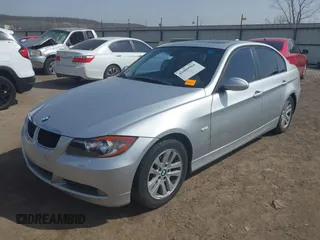 2007 BMW 3 Series 328xi with VIN WBAVC93567K033296, listed as a IAAI auction lot 41800964 with 173,764 mi miles. Bid and sale history available at carsss.com. Image 17.