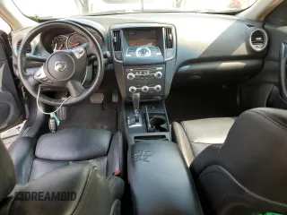 2013 Nissan Maxima SV z VIN 1N4AA5APXDC829243, wystawiony jako Copart lot #59888905 z przebiegiem 318 219 mil mil oraz Czysty tytuł • Clean title. Historia ofert i sprzedaży dostępna na DreamBid. Obrazek 8.