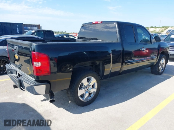 2011 Chevrolet Silverado 1500 LT with VIN 1GCRCSE05BZ408348, listed as a IAAI auction lot 42150412 with 300,795 mi miles and . Bid and sale history available at DreamBid. Image 4.