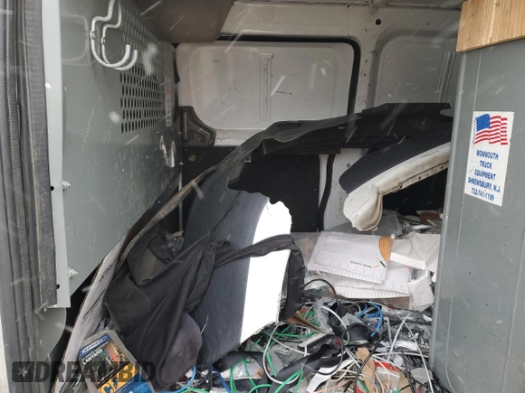 2015 Nissan NV200 SV z VIN 3N6CM0KN0FK713828, wystawiony jako Copart lot #46238025 z przebiegiem 200 567 mil mil oraz Szkoda całkowita • Salvage title. Historia ofert i sprzedaży dostępna na DreamBid. Obrazek 10.