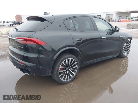 2023 Maserati Grecale Modena z VIN ZN682AVM6P7413121, wystawiony jako IAAI lot #42092049 z przebiegiem 8 132 mil mil oraz . Historia ofert i sprzedaży dostępna na DreamBid. Obrazek 4.