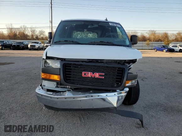 2024 GMC Savana Cargo Van with VIN 1GTW7AFP8R1180867, listed as a Copart auction lot 45705185 with 5,531 mi miles and Clean Title. Bid and sale history available at carsss.com. Image 5.