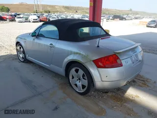 2001 Audi TT with VIN TRUUT28N811000964, listed as a IAAI auction lot 42107658 with 101,629 mi miles. Bid and sale history available at carsss.com. Image 3.
