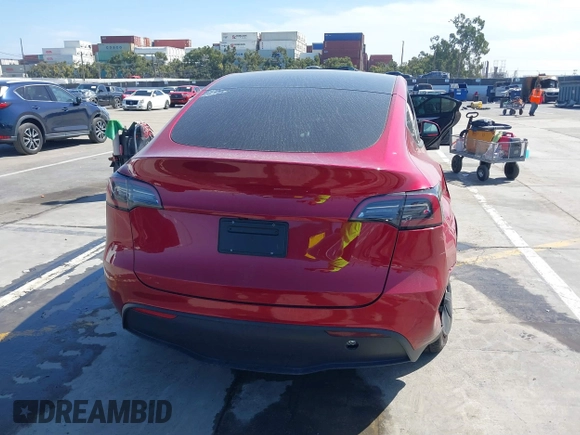 2024 Tesla Model Y Long Range with VIN 7SAYGDEE6RF190947, listed as a IAAI auction lot 41808973 with 2,457 mi miles. Bid and sale history available at carsss.com. Image 16.