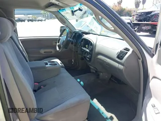 2000 Toyota Tundra SR5 with VIN 5TBRT3419YS066745, listed as a IAAI auction lot 42056620 with 248,722 mi miles and . Bid and sale history available at DreamBid. Image 5.