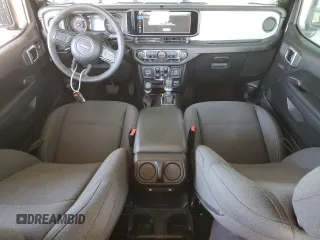 2024 Jeep Wrangler Sport S z VIN 1C4PJXDN4RW272314, wystawiony jako Copart lot #62163625 z przebiegiem 20 568 mil mil oraz Nie do naprawy • Non repairable. Historia ofert i sprzedaży dostępna na DreamBid. Obrazek 8.