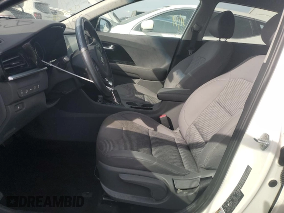 2020 Kia Niro LX with VIN KNDCB3LC0L5399563, listed as a Copart auction lot 77760024 with 84,404 mi miles and Non Repairable. Bid and sale history available at carsss.com. Image 7.