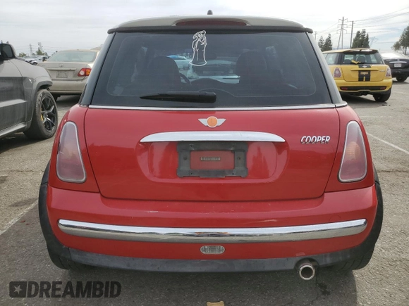 2004 MINI Hardtop with VIN WMWRC33424TJ61921, listed as a Copart auction lot 46954095 with 105,314 mi miles and Non Repairable. Bid and sale history available at DreamBid. Image 6.