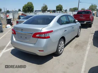 2015 Nissan Sentra SL z VIN 3N1AB7AP7FY325233, wystawiony jako IAAI lot #42431938 z przebiegiem 137 768 mil mil oraz . Historia ofert i sprzedaży dostępna na DreamBid. Obrazek 4.