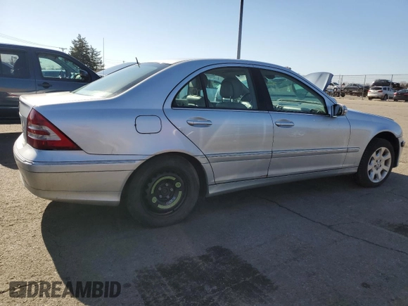 2006 Mercedes-Benz C 230 Sport z VIN WDBRF56H46F730658, wystawiony jako Copart lot #44520115 z przebiegiem 200 746 mil mil oraz Szkoda całkowita • Salvage title. Historia ofert i sprzedaży dostępna na DreamBid. Obrazek 3.
