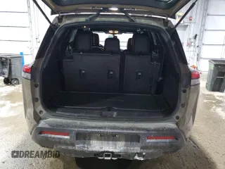 2023 Nissan Pathfinder SV z VIN 5N1DR3BD8PC212514, wystawiony jako Copart lot #44709455 z przebiegiem 49 497 mil mil oraz Szkoda całkowita • Salvage title. Historia ofert i sprzedaży dostępna na DreamBid. Obrazek 6.