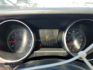 2020 Ford Mustang EcoBoost z VIN 1FATP8UH0L5101303, wystawiony jako Copart lot #53581315 z przebiegiem 59 273 mil mil oraz Szkody całkowita. Historia ofert i sprzedaży dostępna na DreamBid. Obrazek 9.