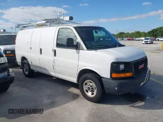 2016 GMC Savana Cargo with VIN 1GTW7AFF4G1304878, listed as a IAAI auction lot 41978955 with 86,957 mi miles. Bid and sale history available at carsss.com. Image 1.