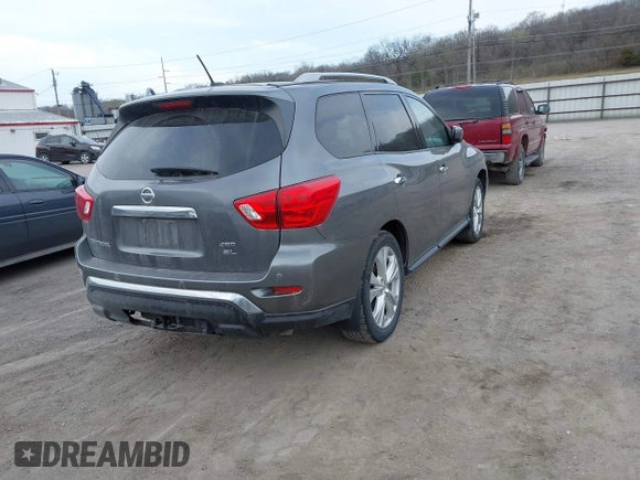 2018 Nissan Pathfinder SV z VIN 5N1DR2MM0JC666187, wystawiony jako IAAI lot #41996028 z przebiegiem 103 414 mil mil oraz . Historia ofert i sprzedaży dostępna na DreamBid. Obrazek 4.