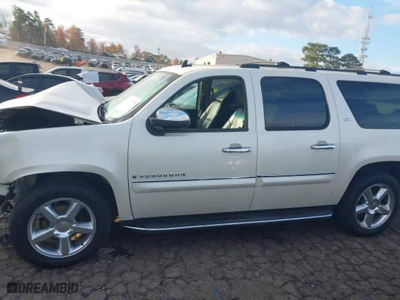 2008 Chevrolet Suburban LTZ with VIN 1GNFC16018R205694, listed as a IAAI auction lot 40937775 with 188,070 mi miles. Bid and sale history available at carsss.com. Image 14.