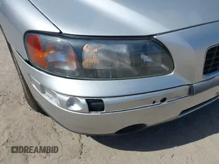 2004 Volvo S60 с VIN YV1RS61T242361425, выставлен на аукционе IAAI как лот 41987136 с пробегом 221 533 миль миль и . История ставок и продаж доступна на DreamBid. Изображение 6.