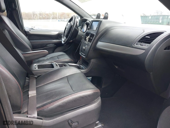 2018 Dodge Grand Caravan GT with VIN 2C4RDGEG5JR343548, listed as a IAAI auction lot 42053156 with 155,798 mi miles. Bid and sale history available at carsss.com. Image 5.