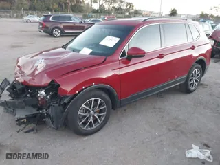 2019 Volkswagen Tiguan SE with VIN 3VV3B7AXXKM013013, listed as a IAAI auction lot 41304375 with NaN miles. Bid and sale history available at carsss.com. Image 2.