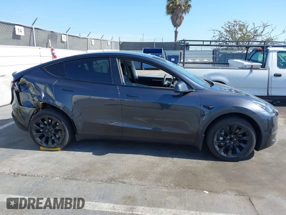 2024 Tesla Model Y с VIN 7SAYGDED9RF091854, выставлен на аукционе IAAI как лот 42382483 с пробегом 14 805 миль миль и . История ставок и продаж доступна на DreamBid. Изображение 13.