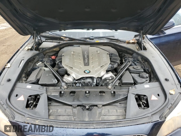 2011 BMW 7 Series 750Li z VIN WBAKB8C54BC851810, wystawiony jako Copart lot #76610464 z przebiegiem 128 551 mil mil oraz Nie do naprawy • Non repairable. Historia ofert i sprzedaży dostępna na DreamBid. Obrazek 11.