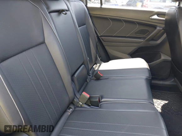 2022 Volkswagen Tiguan SE with VIN 3VV2B7AX2NM074369, listed as a IAAI auction lot 42522561 with 47,752 mi miles and . Bid and sale history available at DreamBid. Image 8.