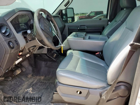2015 Ford F-250 Lariat z VIN 1FT7W2BT5FEB60435, wystawiony jako Copart lot #57226935 z przebiegiem 284 521 mil mil oraz Czysty tytuł • Clean title. Historia ofert i sprzedaży dostępna na DreamBid. Obrazek 7.