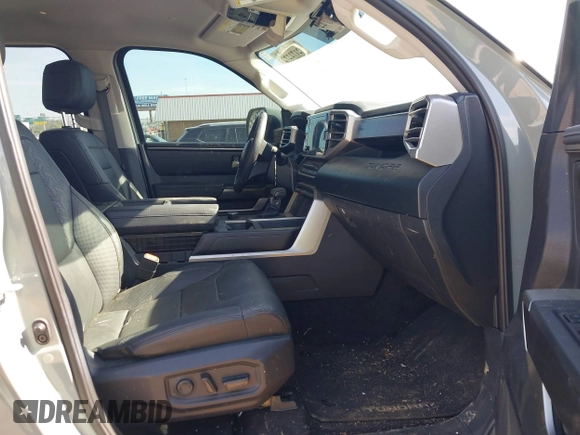2022 Toyota Tundra SR5 with VIN 5TFLA5AB7NX013477, listed as a IAAI auction lot 42172272 with 30,460 mi miles and . Bid and sale history available at DreamBid. Image 5.