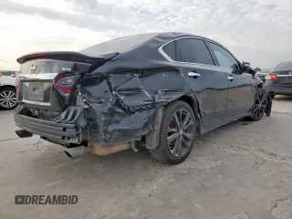 2017 Nissan Altima SV z VIN 1N4AL3AP6HC215276, wystawiony jako Copart lot #59560135 z przebiegiem 158 020 mil mil oraz Czysty tytuł • Clean title. Historia ofert i sprzedaży dostępna na DreamBid. Obrazek 3.