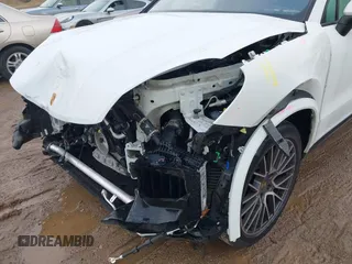 2023 Porsche Cayenne z VIN WP1AA2AY1PDA09213, wystawiony jako IAAI lot #40795024 z przebiegiem 22 522 mil mil oraz . Historia ofert i sprzedaży dostępna na DreamBid. Obrazek 18.