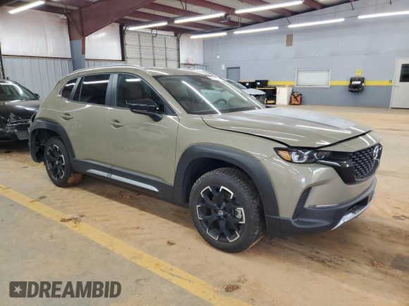2024 Mazda CX-50 2.5 Turbo z VIN 7MMVABXY8RN229598, wystawiony jako Copart lot #52670655 z przebiegiem 21 776 mil mil oraz Szkoda całkowita • Salvage title. Historia ofert i sprzedaży dostępna na DreamBid. Obrazek 4.