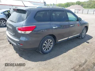 2014 Nissan Pathfinder S with VIN 5N1AR2MM0EC716000, listed as a IAAI auction lot 42182293 with 196,728 mi miles and . Bid and sale history available at DreamBid. Image 4.