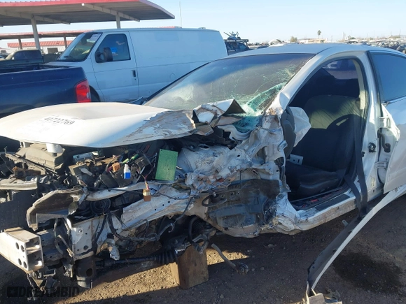 2015 Nissan Altima 2.5 with VIN 1N4AL3AP2FN917886, listed as a IAAI auction lot 41722769 with 122,430 mi miles. Bid and sale history available at carsss.com. Image 6.