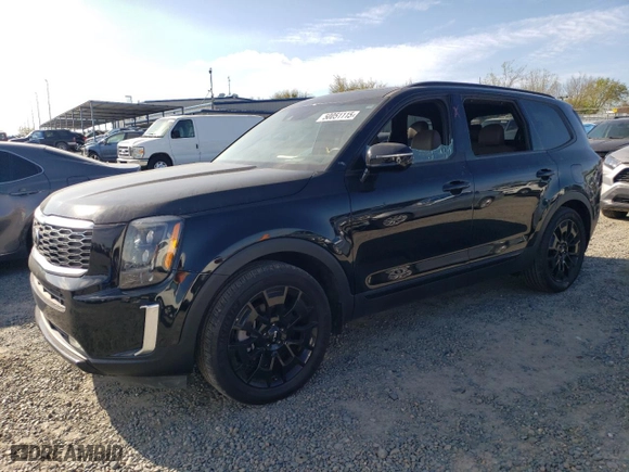 2022 Kia Telluride SX with VIN 5XYP5DHC5NG302598, listed as a Copart auction lot 50051115 with 13,797 mi miles and Salvage Title. Bid and sale history available at carsss.com. Image 1.