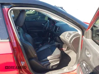 2020 Jeep Compass Trailhawk z VIN 3C4NJDDB5LT162915, wystawiony jako IAAI lot #41654603 z przebiegiem 89 316 mil mil oraz . Historia ofert i sprzedaży dostępna na DreamBid. Obrazek 5.