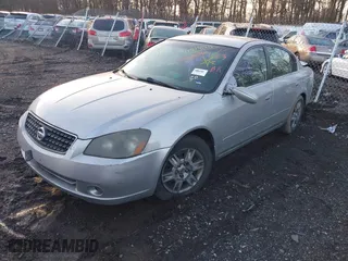 2006 Nissan Altima 2.5 with VIN 1N4AL11D06N385807, listed as a IAAI auction lot 41818211 with 999,999 mi miles. Bid and sale history available at carsss.com. Image 2.