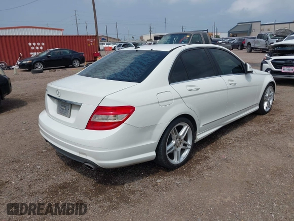 2009 Mercedes-Benz C 300 Sport с VIN WDDGF54XX9R069942, выставлен на аукционе IAAI как лот 42072983 с пробегом 159 064 миль миль и . История ставок и продаж доступна на DreamBid. Изображение 4.