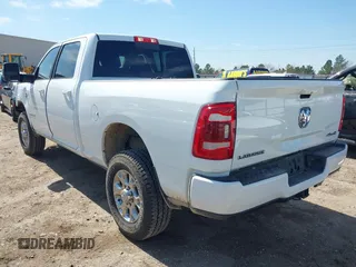 2024 Ram 2500 Laramie с VIN 3C6UR5FL6RG384601, выставлен на аукционе IAAI как лот 41640560 с пробегом 21 330 миль миль и . История ставок и продаж доступна на DreamBid. Изображение 3.