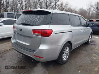 2017 Kia Sedona L with VIN KNDMA5C17H6271663, listed as a IAAI auction lot 41492437 with 338,875 mi miles. Bid and sale history available at carsss.com. Image 4.