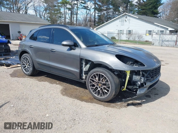 2018 Porsche Macan with VIN WP1AA2A52JLB11042, listed as a IAAI auction lot 41899303 with 86,179 mi miles. Bid and sale history available at carsss.com. Image 1.