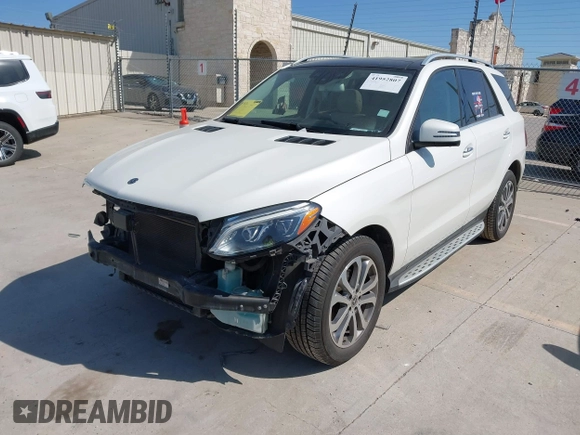 2017 Mercedes-Benz GLE 350 z VIN 4JGDA5HB3HA983856, wystawiony jako IAAI lot #41952807 z przebiegiem 51 106 mil mil oraz . Historia ofert i sprzedaży dostępna na DreamBid. Obrazek 18.