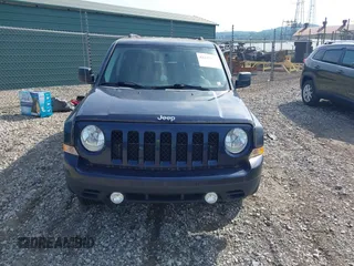 2015 Jeep Patriot High Altitude z VIN 1C4NJRFB7FD417374, wystawiony jako IAAI lot #42439846 z przebiegiem 140 000 mil mil oraz . Historia ofert i sprzedaży dostępna na DreamBid. Obrazek 12.