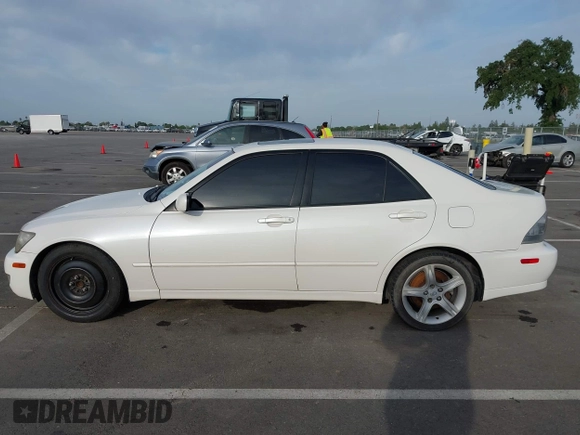 2001 Lexus IS with VIN JTHBD182610006684, listed as a IAAI auction lot 42046945 with 318,600 mi miles. Bid and sale history available at carsss.com. Image 15.